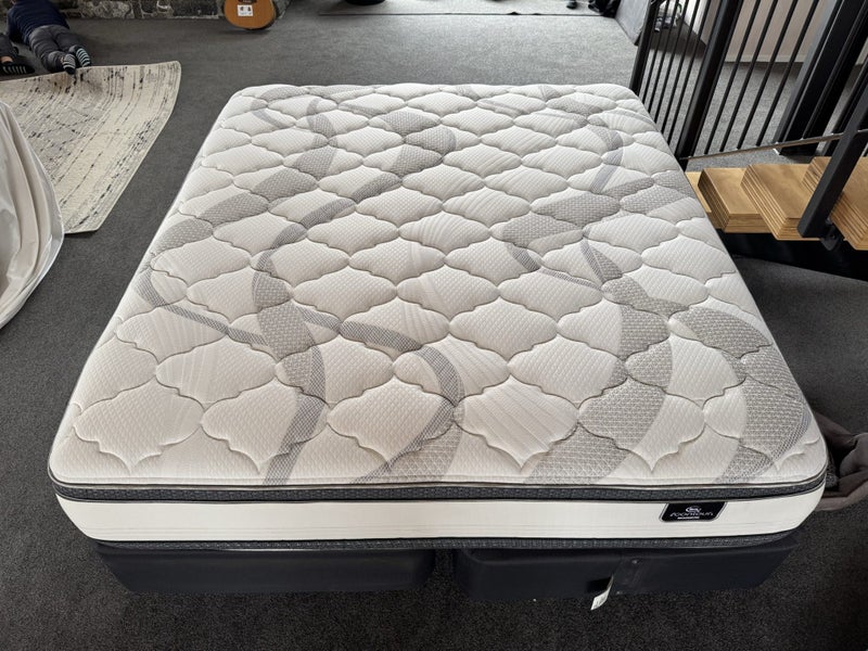 Madison serta icontour super king mattress / bed and headboard63617145718787110