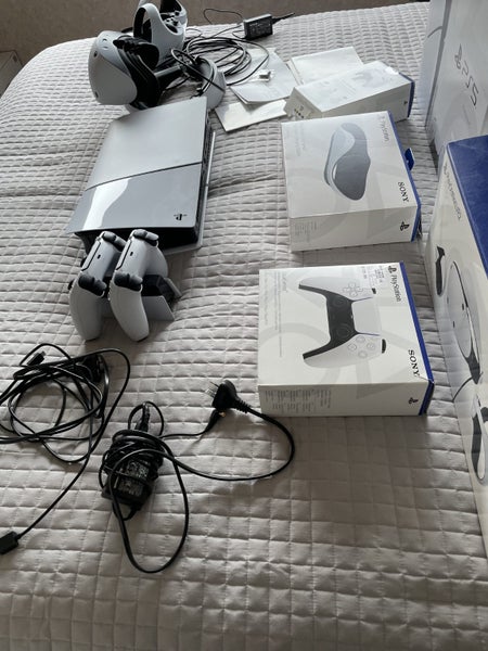 PS5 and VR2 both new63657090400642113