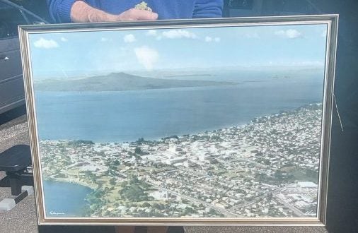 Whites Aviation hand-coloured picture of Takapuna, Lake Pupuke and Milford Carousel 1