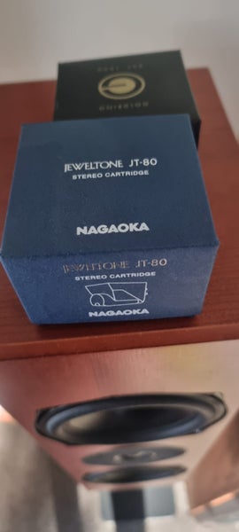 Nagaoka jeweltone JT-80 catridge and stylus Carousel 1