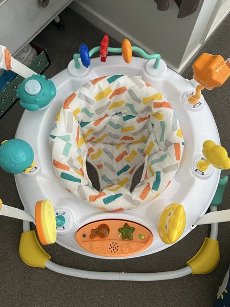 Baby activity centre or bouncer Carousel 2
