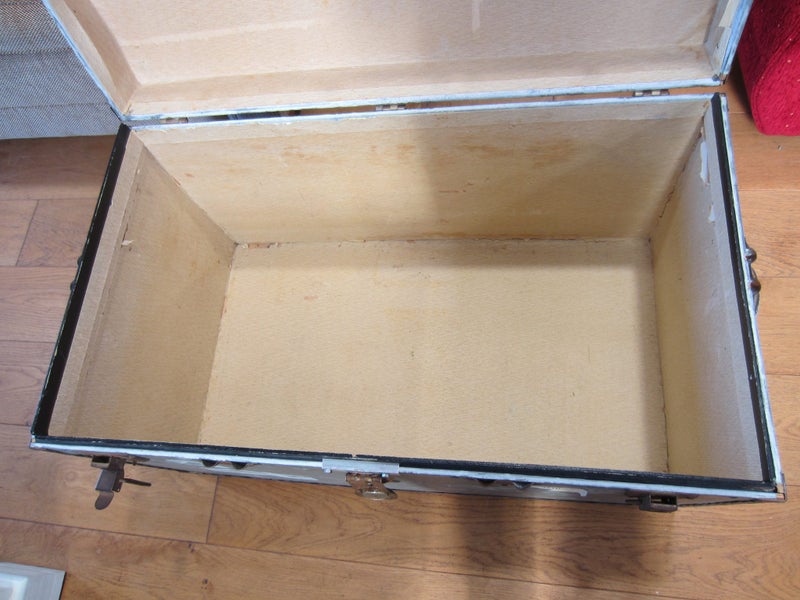 Vintage 'Mossman, London' Zinc Steamer Trunk Carousel 9