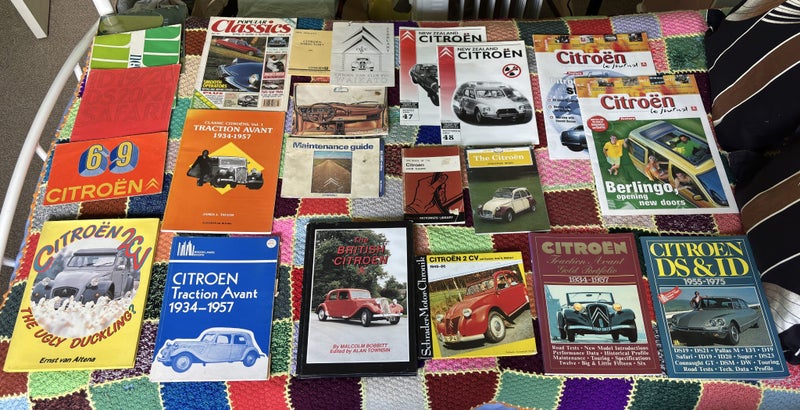 Citroen Books Carousel 1