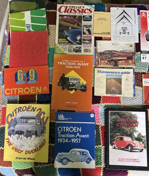 Citroen Books Carousel 2