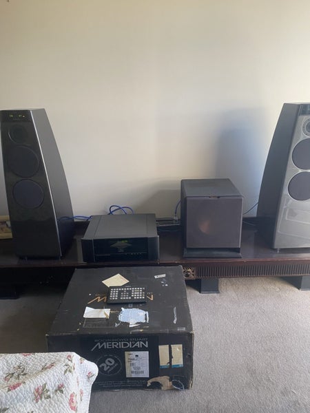 Meridian DSP5200 & Meridian 808.3 cd player Carousel 1