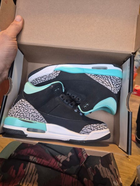kids Jordan 3 Retro size 4y NEW $1 reserve!!! Carousel 1