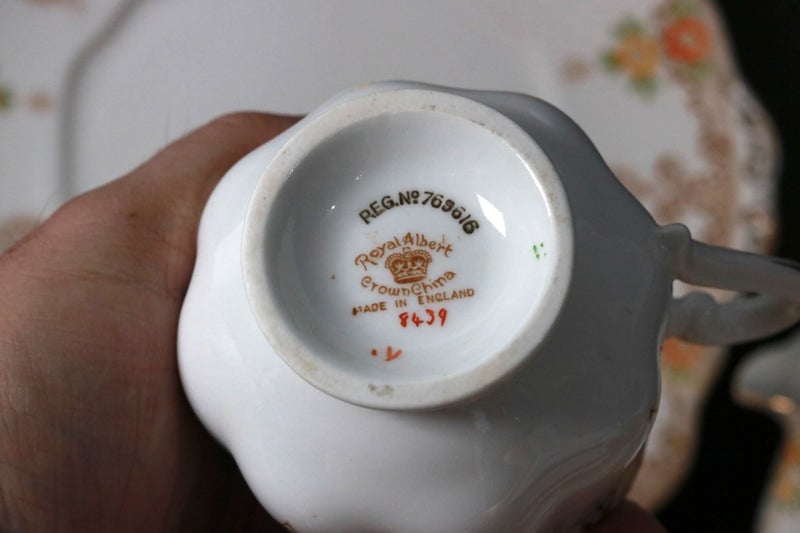 ROYAL ALBERT VINTAGE 21 PIECE TEASET Carousel 11