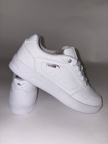 PUMA Court Classy Women’s Sneakers US7 – White + 8 Pairs of Socks64439561211010112