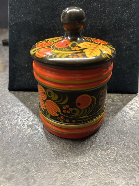 Painted lidded pot Carousel 2