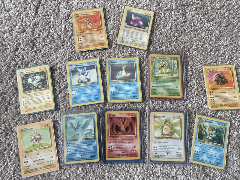 Base Set Pokemon Cards inc Holos Carousel 2