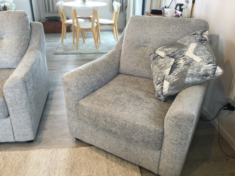 Gorgeous New lounge suite63617150317442112