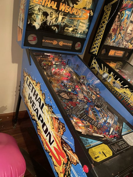 Leathal Weapon 3 Pinball Machine Carousel 1