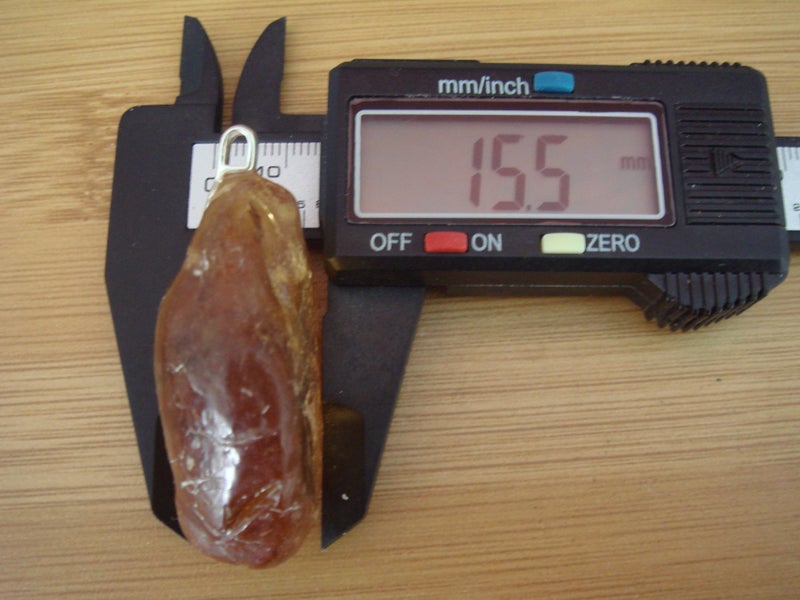 15.35g New Zealand Kauri Gum Pendant Carousel 7