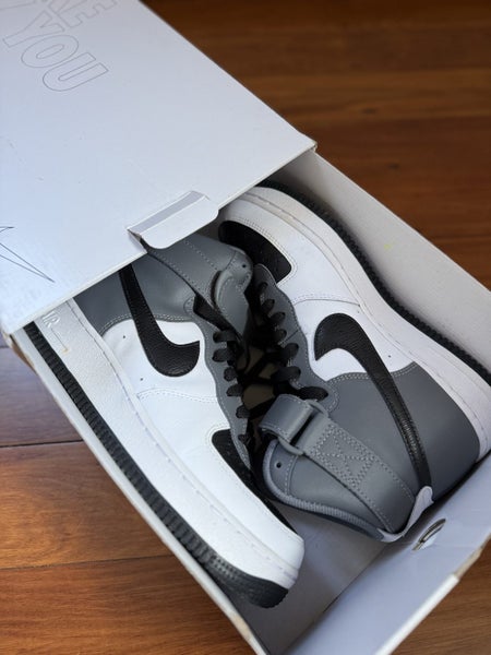 CUSTOM NIKE HIGHTOPS Carousel 1