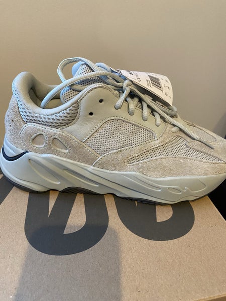 ADIDAS Yeezy Boost 700 - Sz 763617152477442111