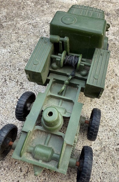 Tank Recovery truck and trailer toy. Carousel 5