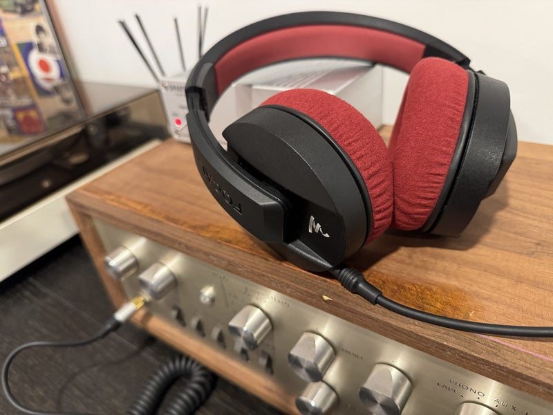 Focal Listen Professional Headphones Carousel 1