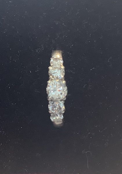 1 ct NATURAL DIAMOND AND PLATINUM RING Carousel 1