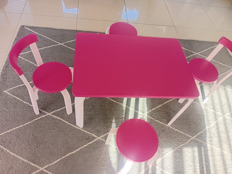 Childrens table and chairs Carousel 2