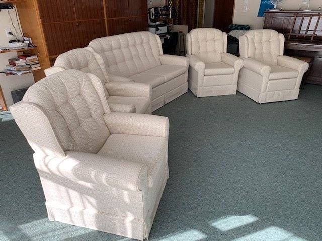 Hunter Lounge Suite - Couch + 4 Chairs, Excellent condition63617298356482112