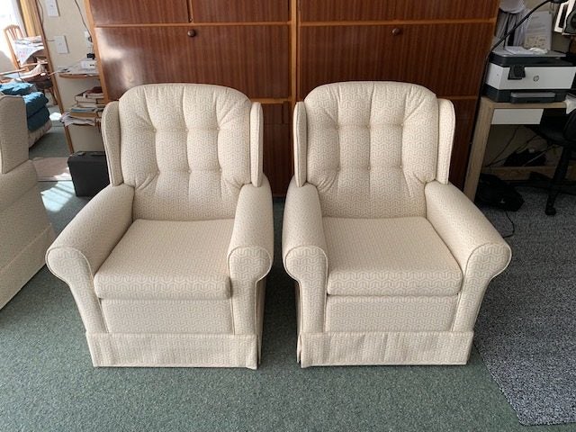 Hunter Lounge Suite - Couch + 4 Chairs, Excellent condition63617298356482114