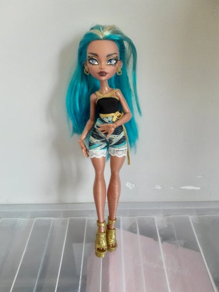 Monster High G3 Cleo de Nile Doll Carousel 1