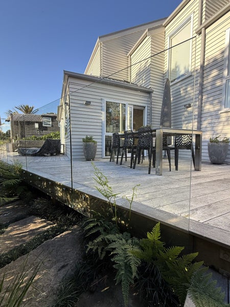 Glass Balustrade Panel with Hardware – 1x Panel Carousel 2