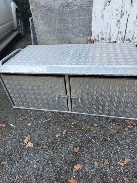 DOG box for ute63667592117633112