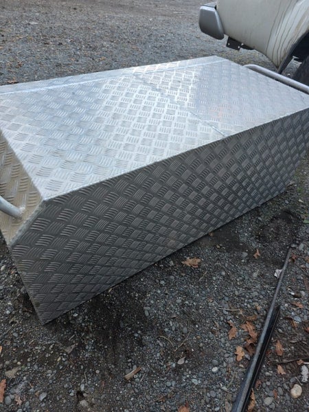 DOG box for ute63667592117633111