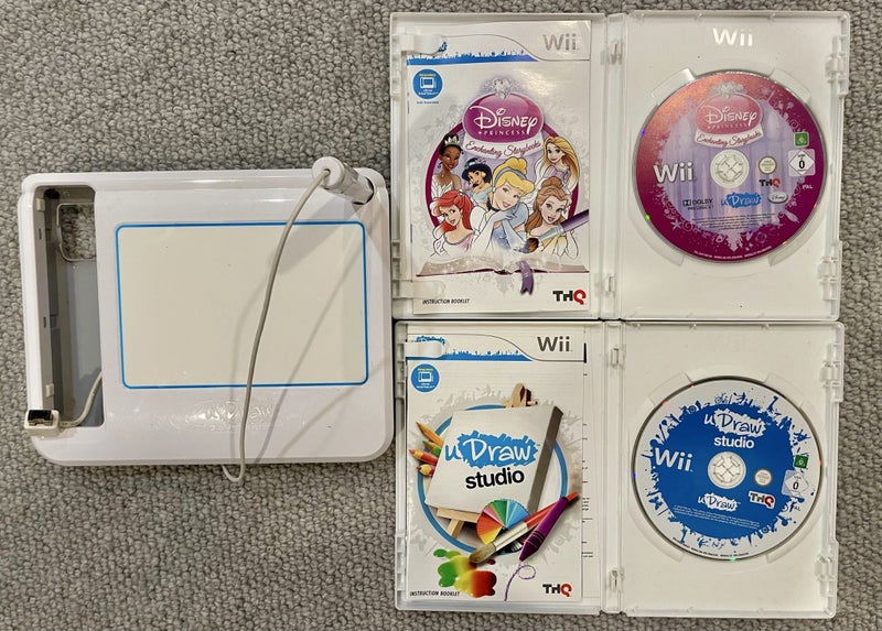 Nintendo Wii uDraw GameTablet + 2 Games – Disney Princess + Studio Carousel 2