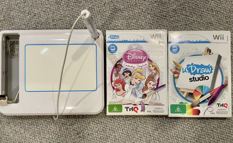 Nintendo Wii uDraw GameTablet + 2 Games – Disney Princess + Studio Carousel 1