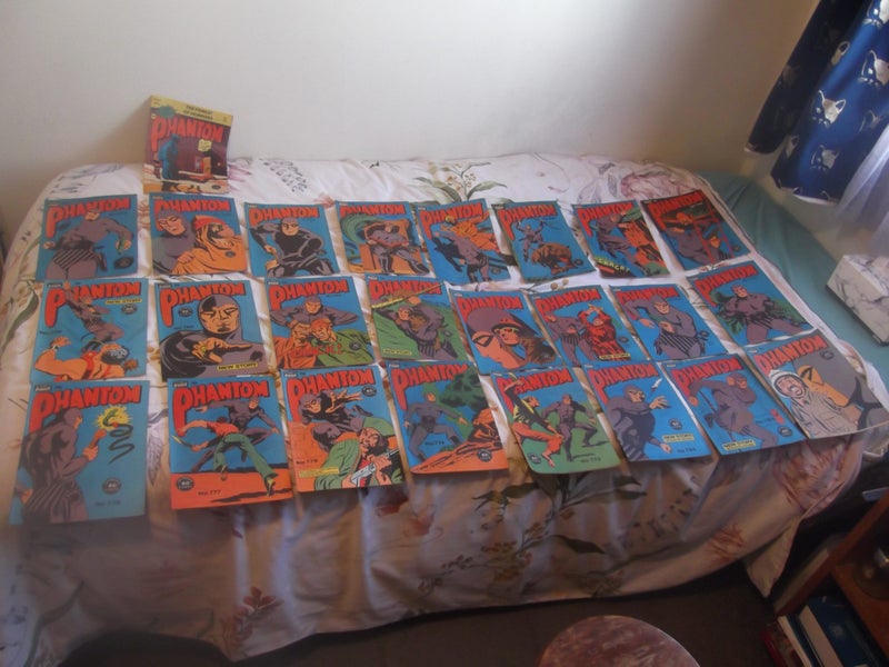 PHANTOM COMICS x 25 Carousel 1