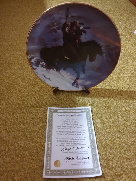 Beautiful display fine porcelain plate bordered 24carat gold Spirit of West Wind Carousel 1