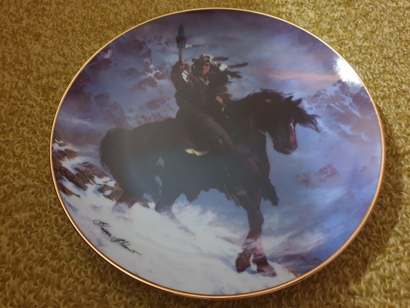 Beautiful display fine porcelain plate bordered 24carat gold Spirit of West Wind Carousel 2