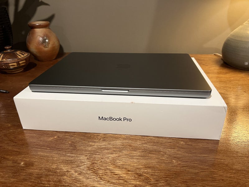 Apple MacBook Pro 16” M1 Max – 32GB RAM, 1TB SSD63617300225793112