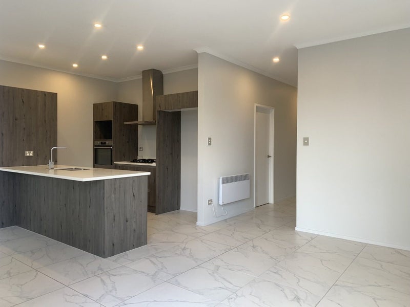 Image 1 of 20