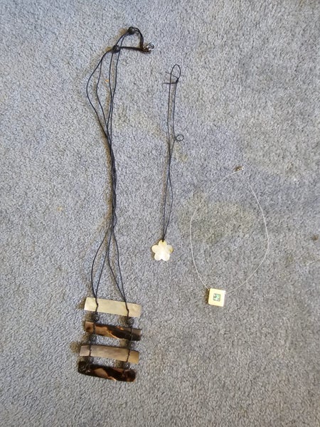 3X NECKLACES Carousel 1
