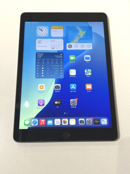 DT Deal! iPad 9 10.2" (2021) 256GB WiFi Space Grey Carousel 1