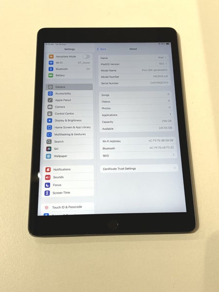 DT Deal! iPad 9 10.2" (2021) 256GB WiFi Space Grey Carousel 2