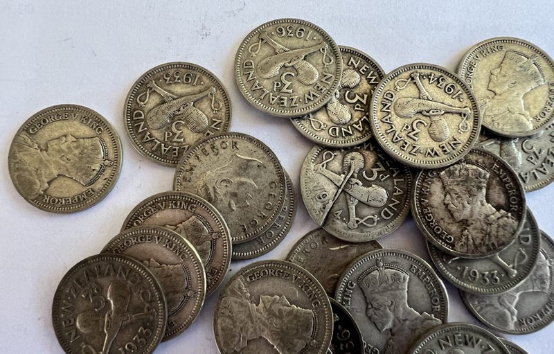 25 x Pre 1946 NZ Threepence Carousel 3