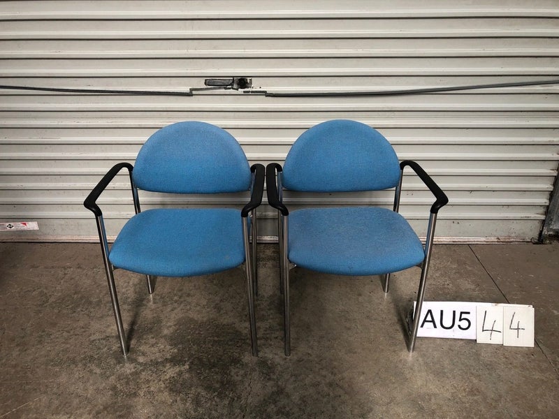 AU544 C14 - 2x Stackable Waiting Room Chairs Carousel 1