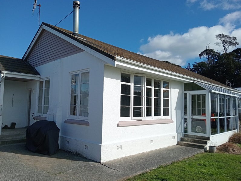 Image 2 of 20