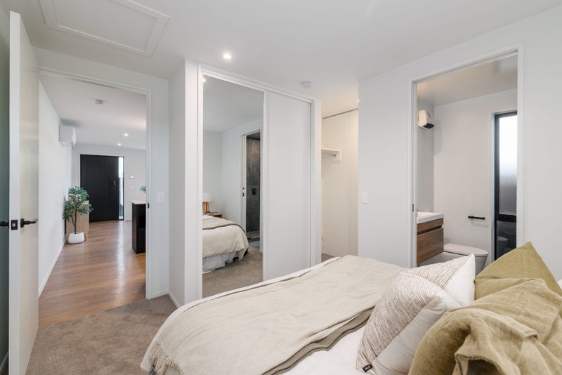 Luxury Finishes Without the Price Tag63614616734082112