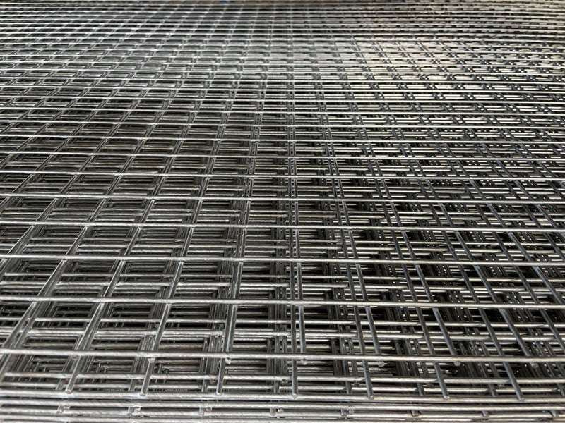 Galvanised Mesh Panel - 3.15mm Wire 1200 x 2400 (40 x 40 Aperture) Carousel 1