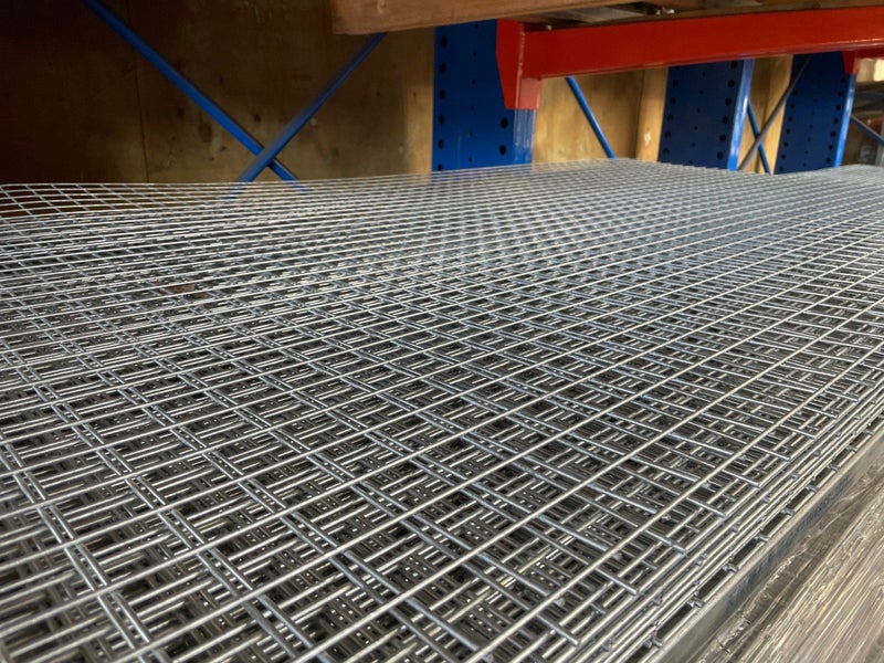 Galvanised Mesh Panel - 3.15mm Wire 1200 x 2400 (40 x 40 Aperture) Carousel 2
