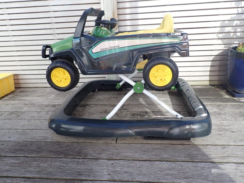 John Deere Gator: 4 ways to play Activity Walker 6m+ Carousel 1