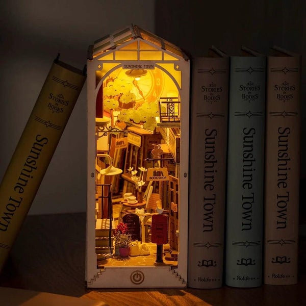 Rolife Sunshine Town DIY Book Nook Shelf Insert Kit - TGB02 Carousel 6