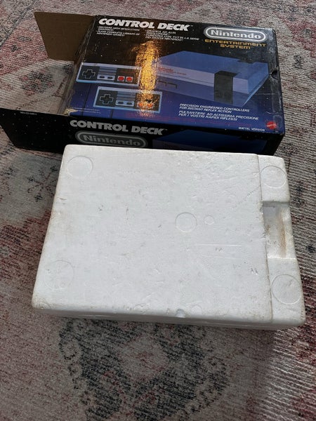Nintendo Entertainment system control deck. BOX ONLY Carousel 10