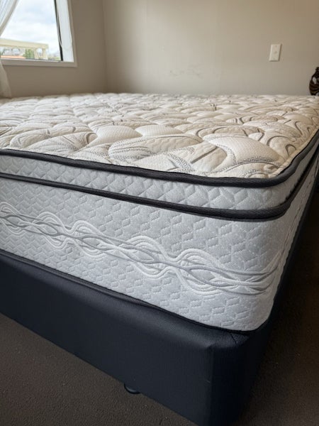 Beautyrest California king bed+mattress Carousel 6