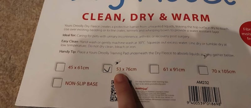 Yours droolly medium 53 x 76cm dry fleece, brand new, draws moisture away Carousel 5